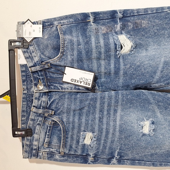 Rue21 Premium Relaxed Crop Distressed Raw Hem 32X26 NWT - Picture 2 of 16